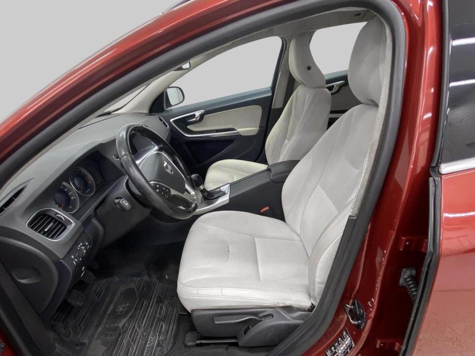VOLVO V60 2012