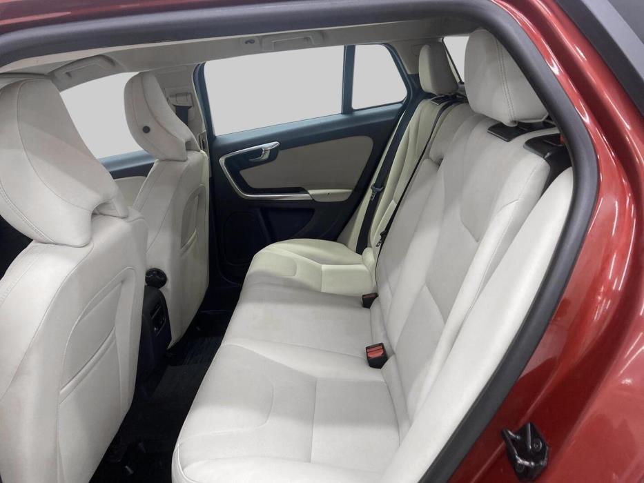 VOLVO V60 2012