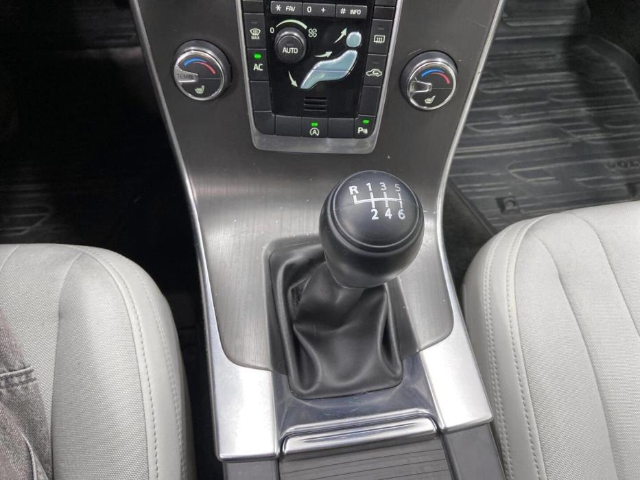 VOLVO V60 2012