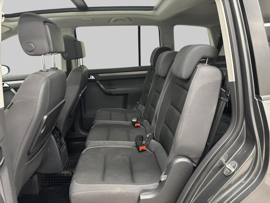 VOLKSWAGEN Touran 2014