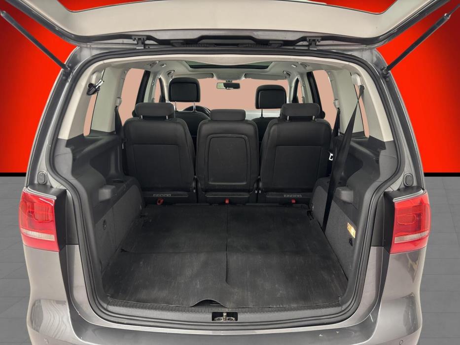 VOLKSWAGEN Touran 2014