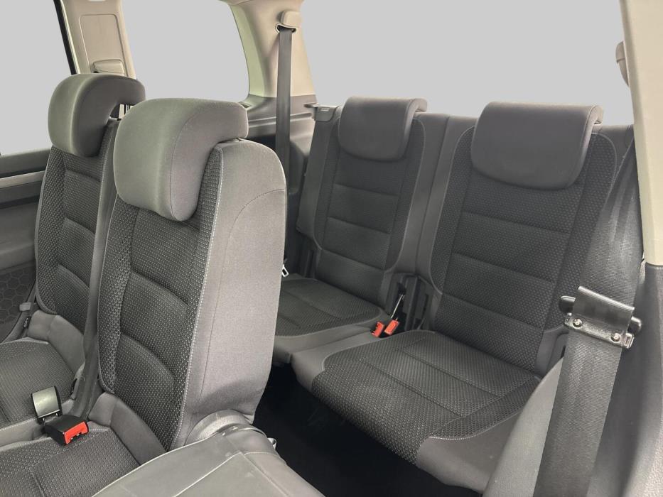 VOLKSWAGEN Touran 2014