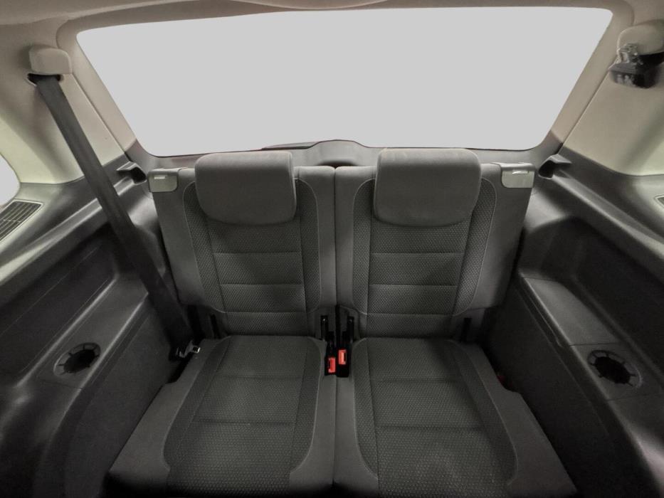 VOLKSWAGEN Touran 2014