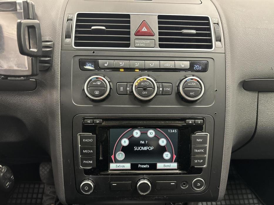 VOLKSWAGEN Touran 2014