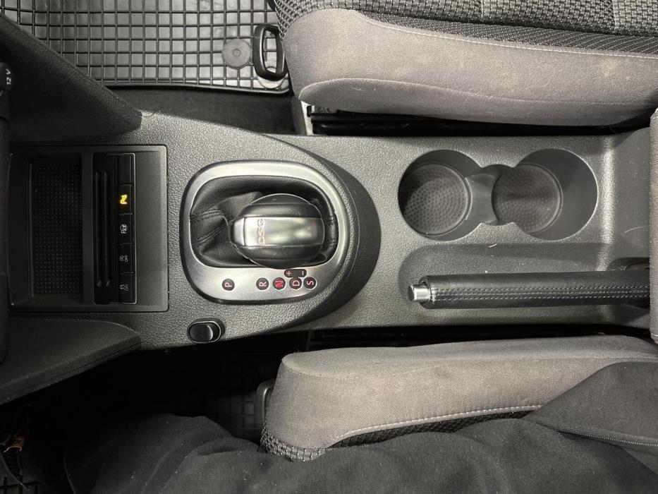 VOLKSWAGEN Touran 2014