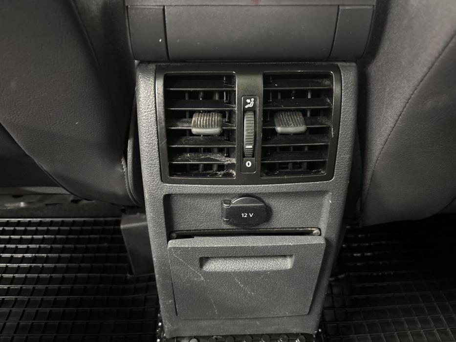 VOLKSWAGEN Touran 2014