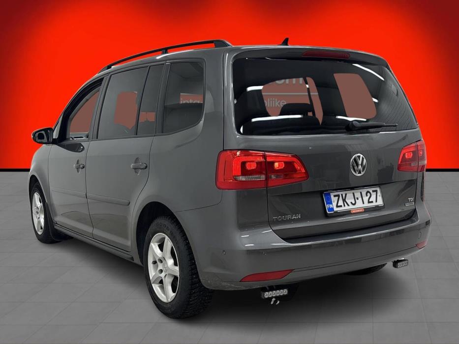 VOLKSWAGEN Touran 2014