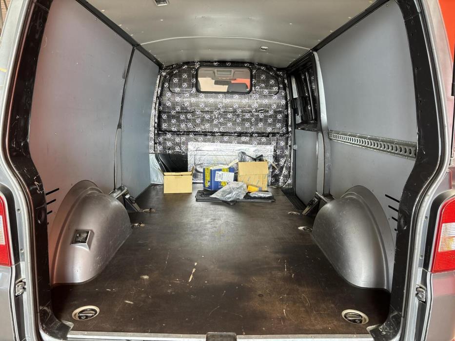 VOLKSWAGEN Transporter 2011