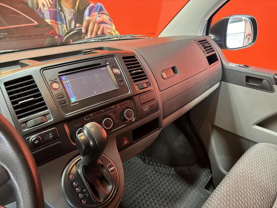 VOLKSWAGEN Transporter 2011