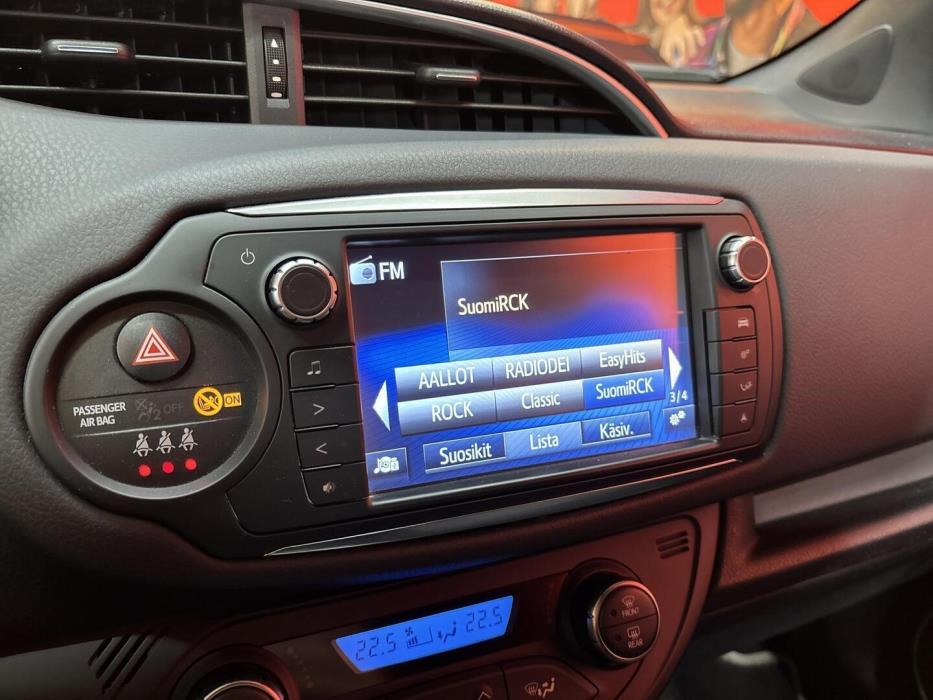 TOYOTA Yaris 2017