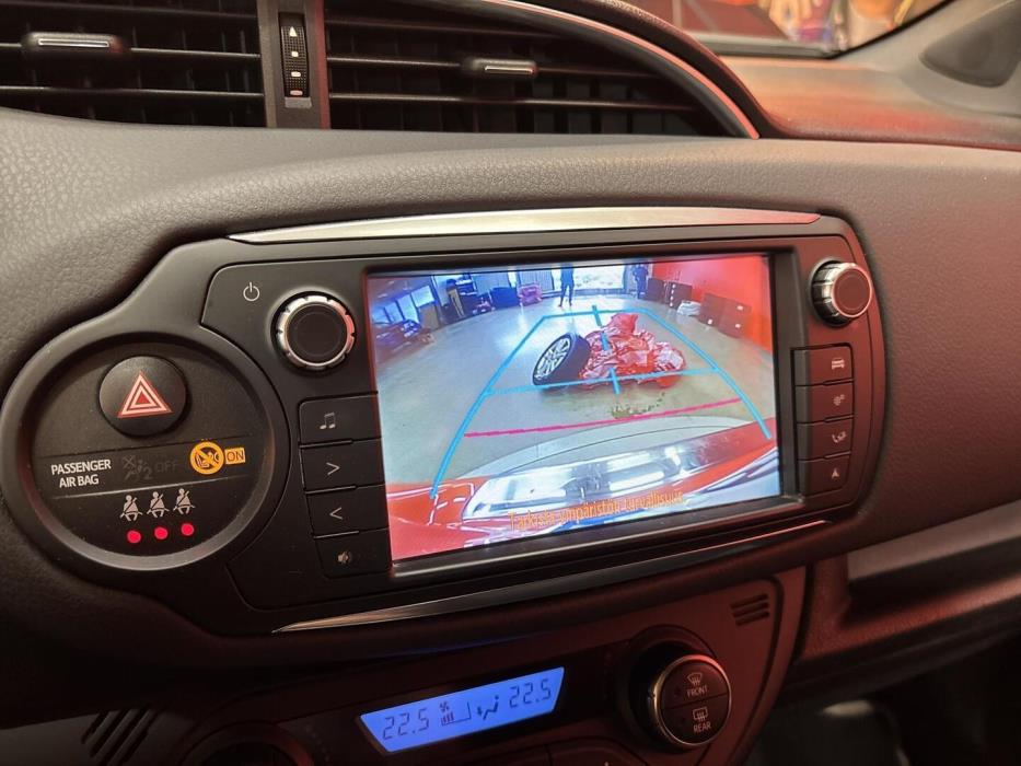 TOYOTA Yaris 2017