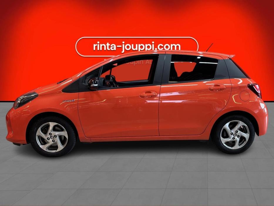 TOYOTA Yaris 2017