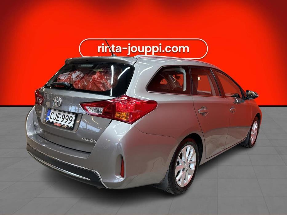 TOYOTA Auris 2013