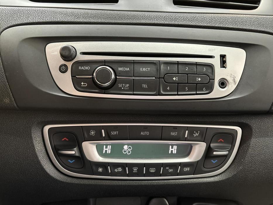 RENAULT Grand Scenic 2015