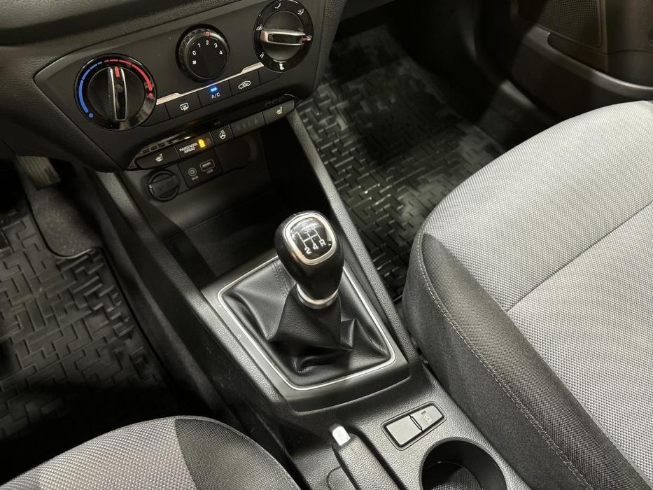 HYUNDAI i20 Hatchback 2018