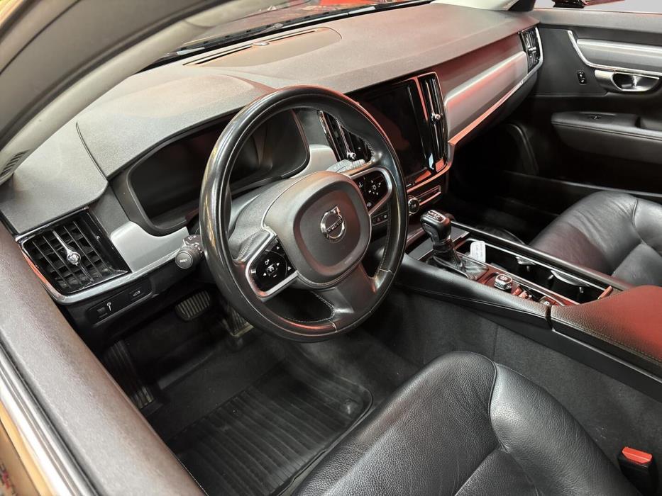 VOLVO V90 2019
