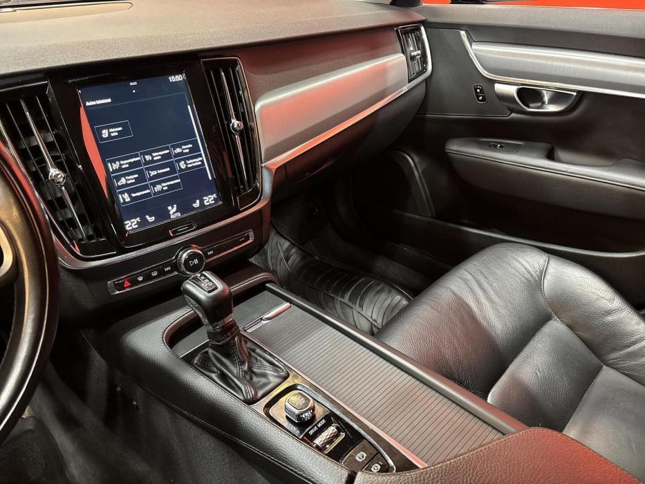 VOLVO V90 2019