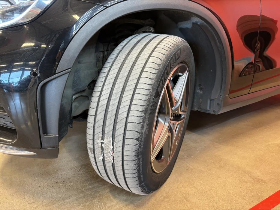 MERCEDES-BENZ GLC 2022