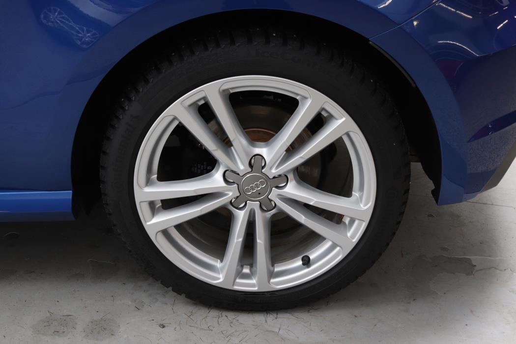 AUDI S1 2016