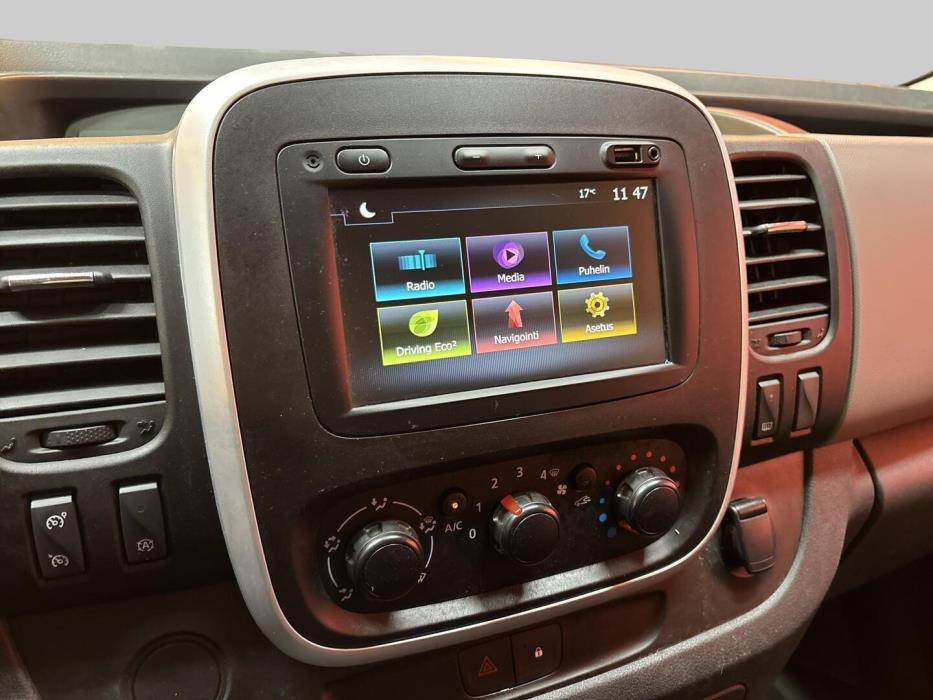 RENAULT TRAFIC 2020