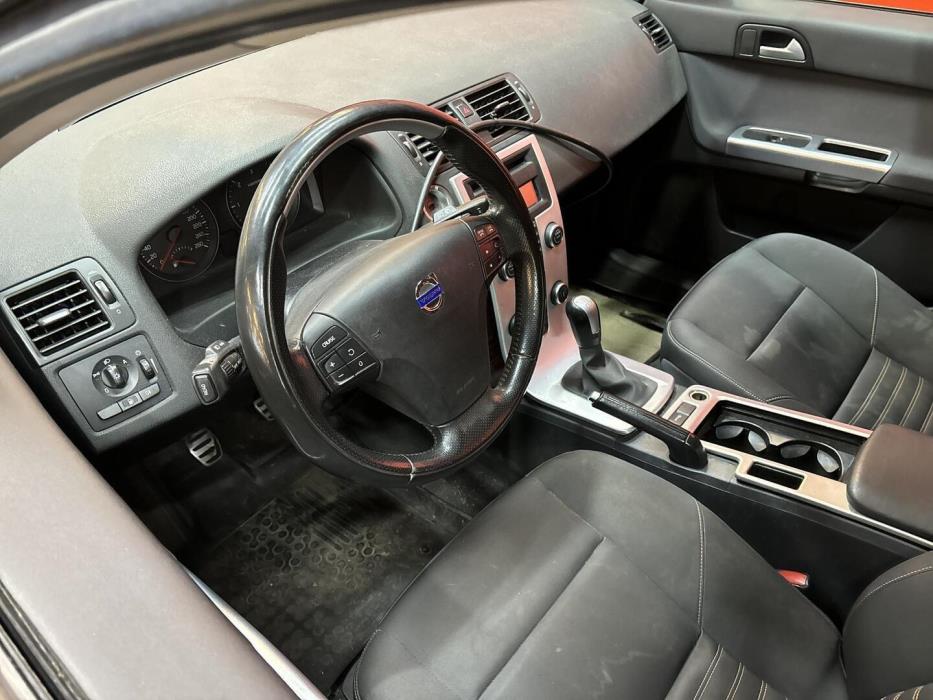 VOLVO V50 2011