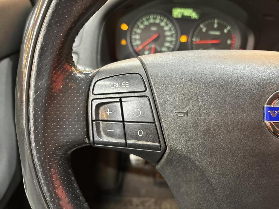 VOLVO V50 2011