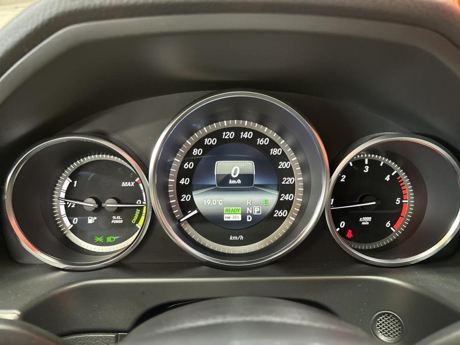 MERCEDES-BENZ E 2014