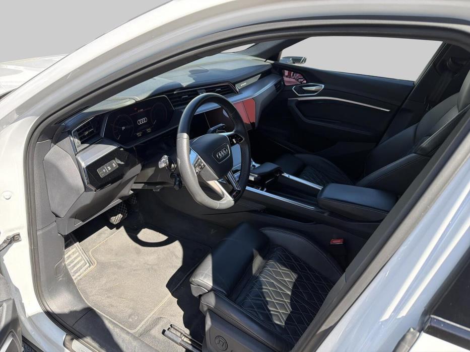 AUDI e-tron 2022