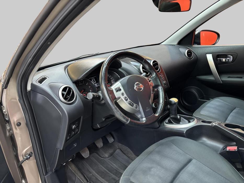 NISSAN Qashqai 2011