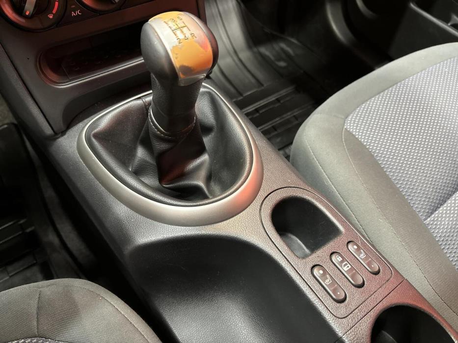 NISSAN Qashqai 2011