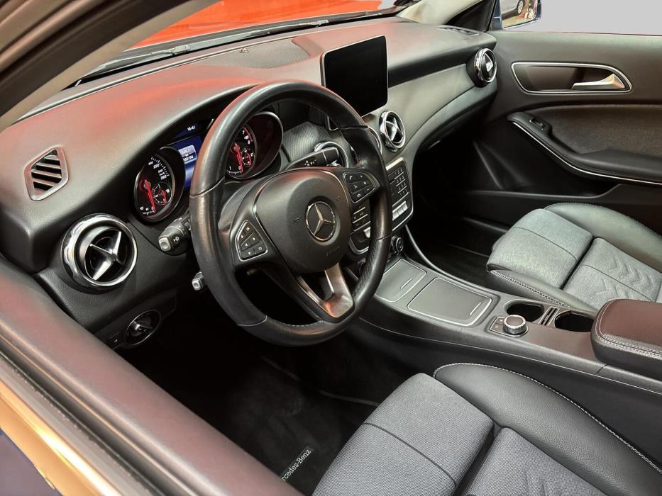 MERCEDES-BENZ GLA 2019