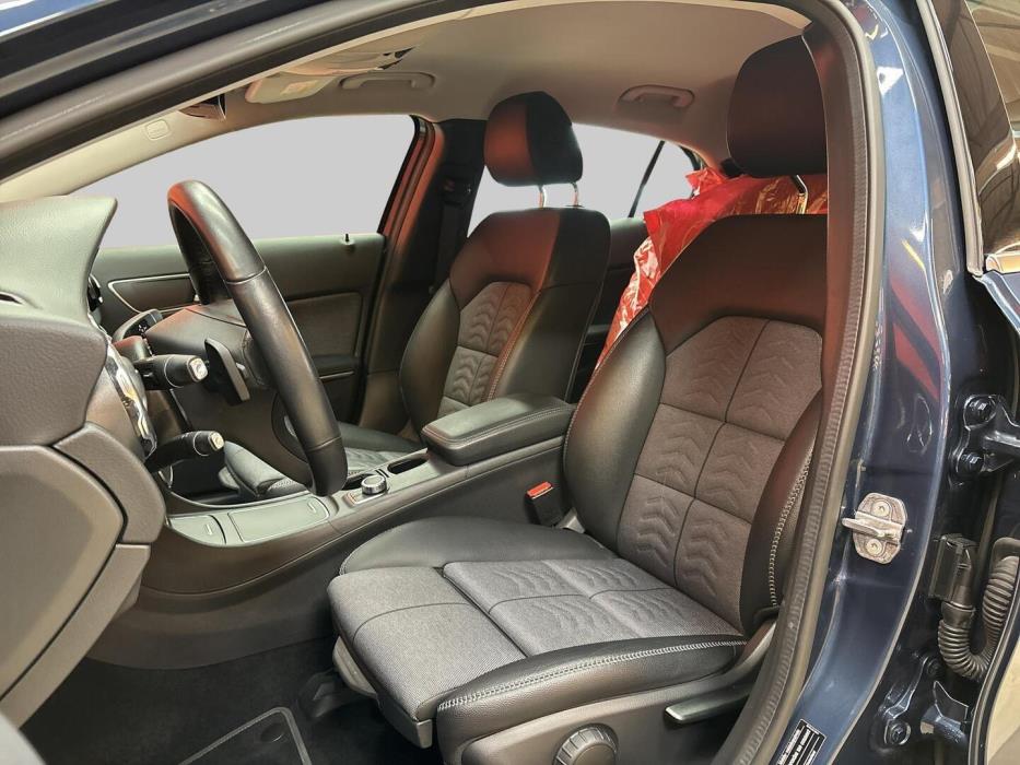 MERCEDES-BENZ GLA 2019