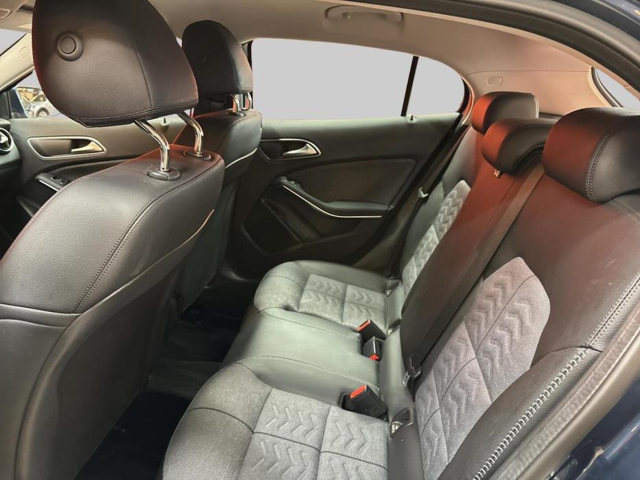 MERCEDES-BENZ GLA 2019