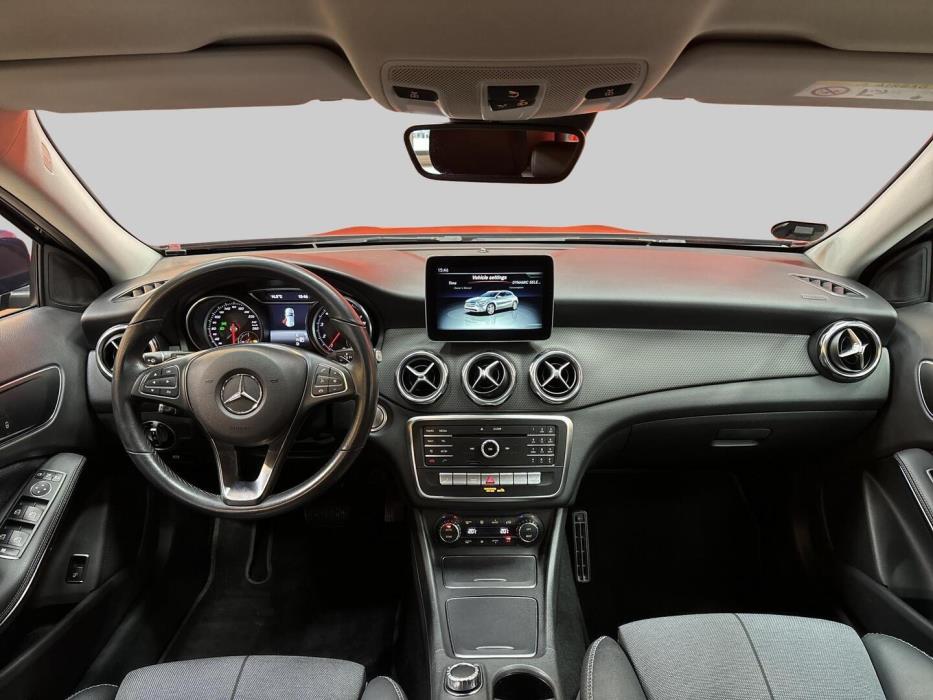 MERCEDES-BENZ GLA 2019