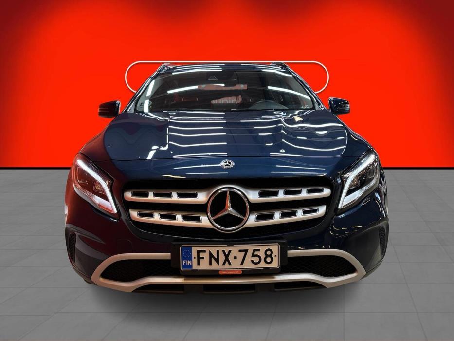 MERCEDES-BENZ GLA 2019