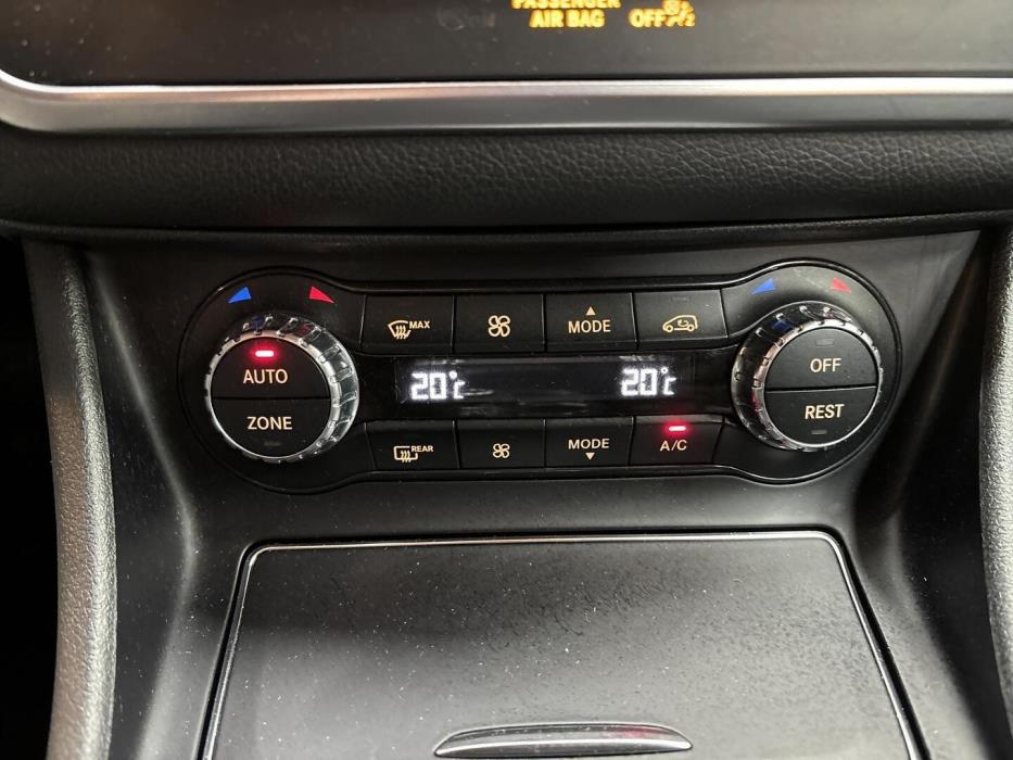 MERCEDES-BENZ GLA 2019