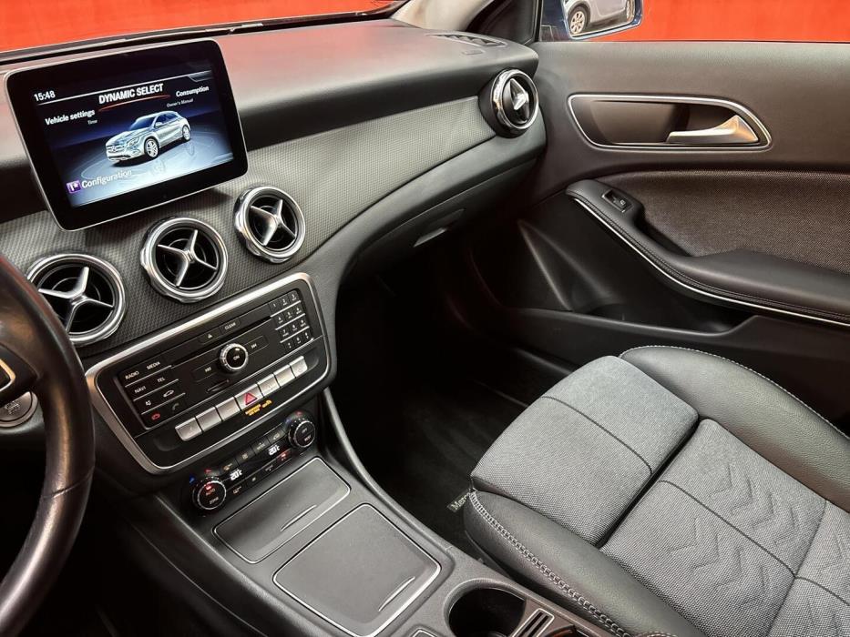 MERCEDES-BENZ GLA 2019