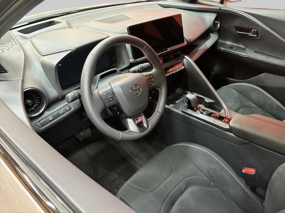 TOYOTA C-HR 2025