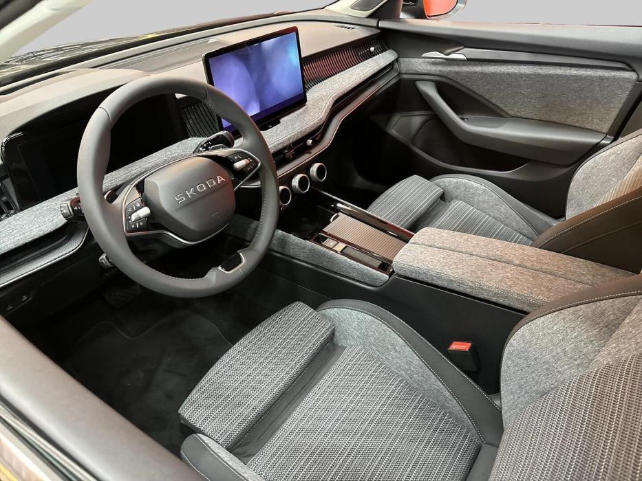 SKODA SUPERB 2026