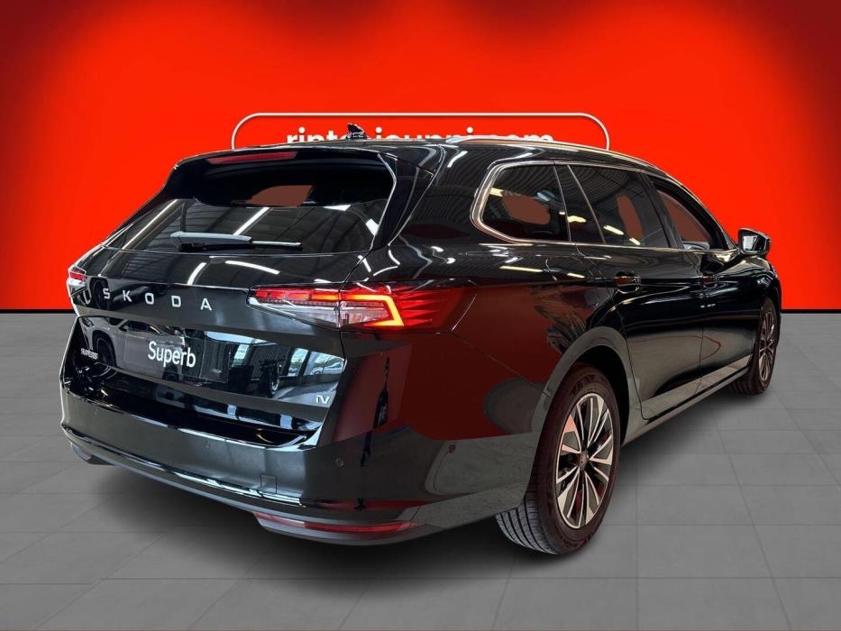 SKODA SUPERB 2026
