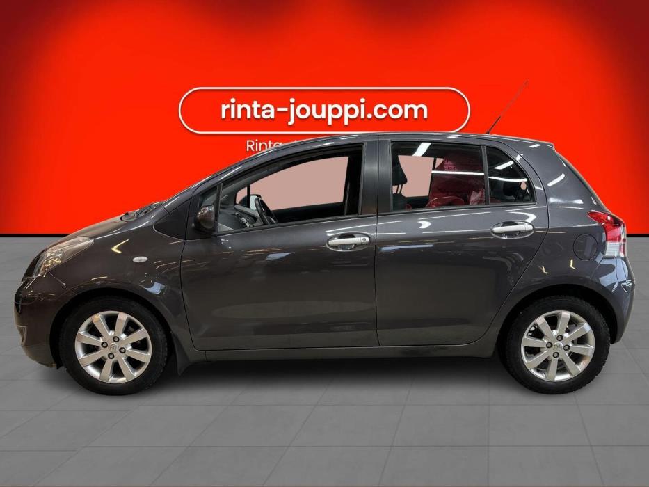 TOYOTA Yaris 2010
