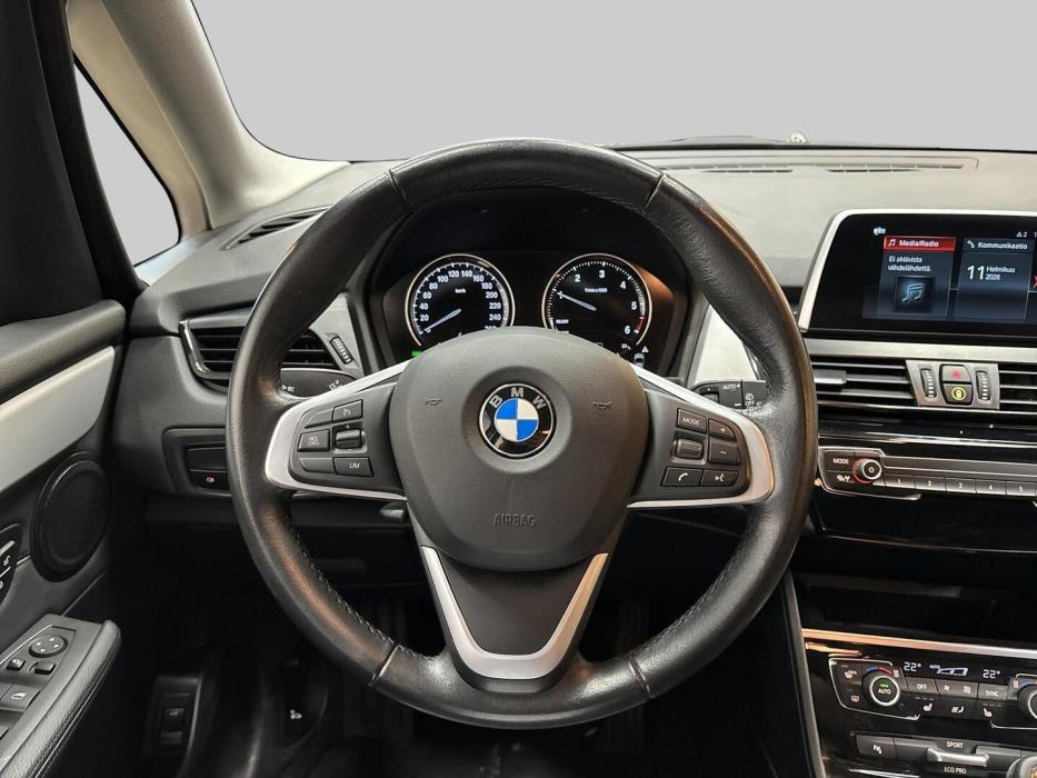 BMW 216 2019
