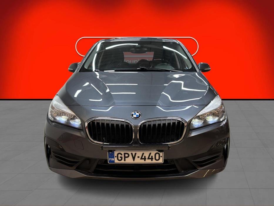 BMW 216 2019