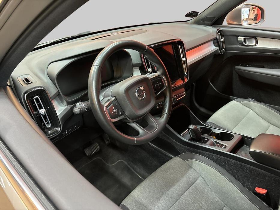 VOLVO XC40 2021