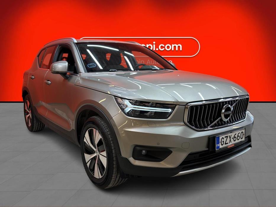 VOLVO XC40 2021