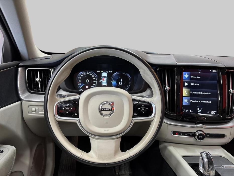VOLVO XC60 2018