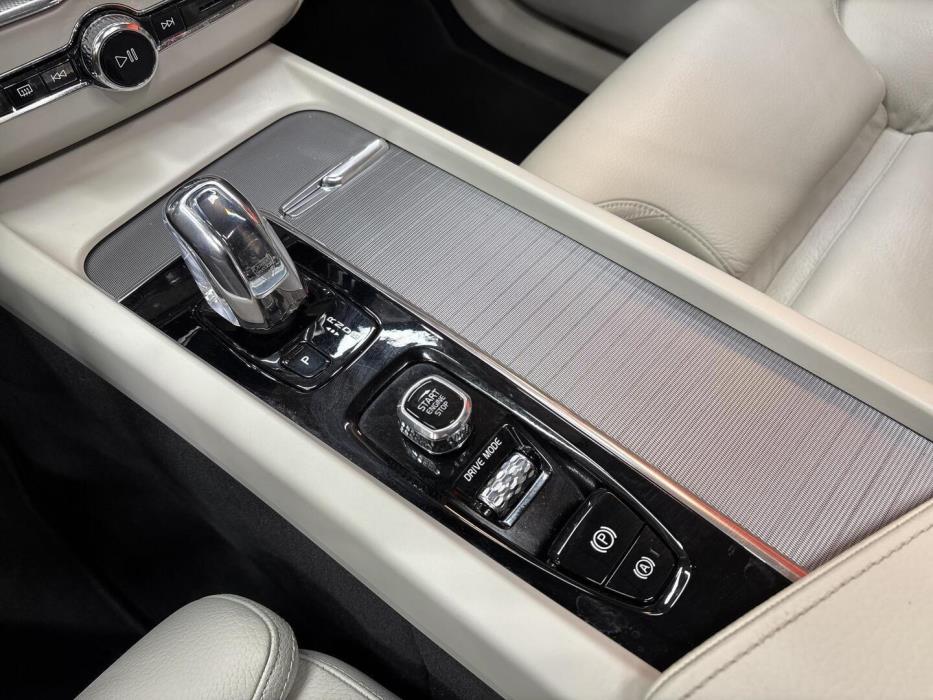 VOLVO XC60 2018