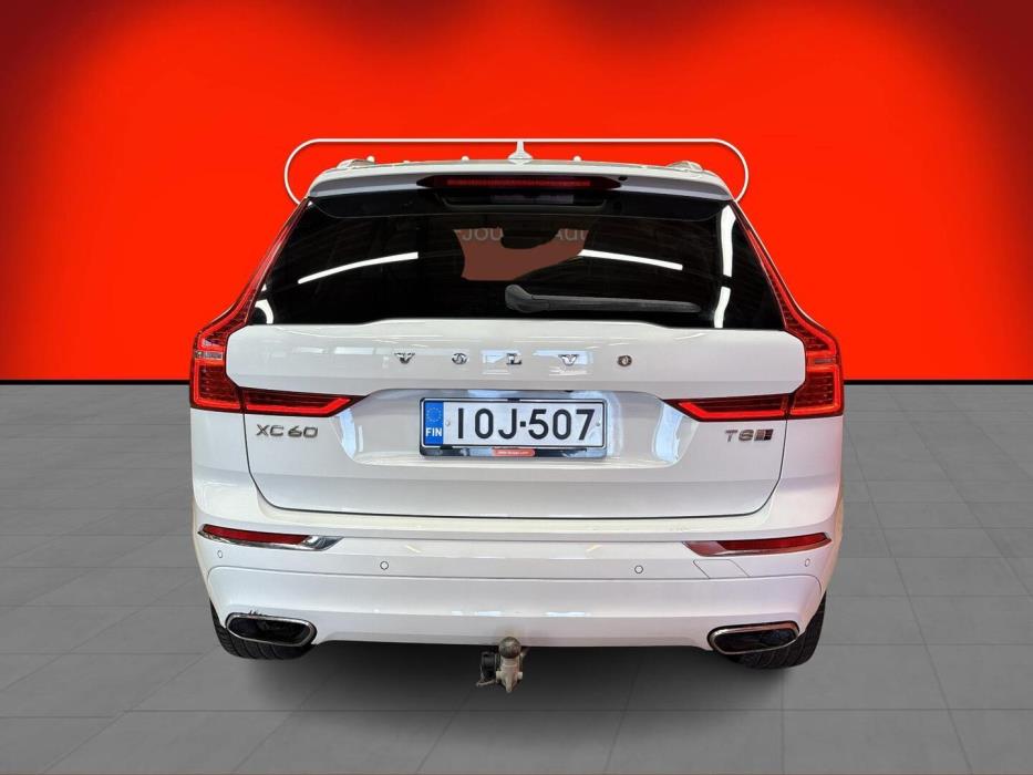 VOLVO XC60 2018