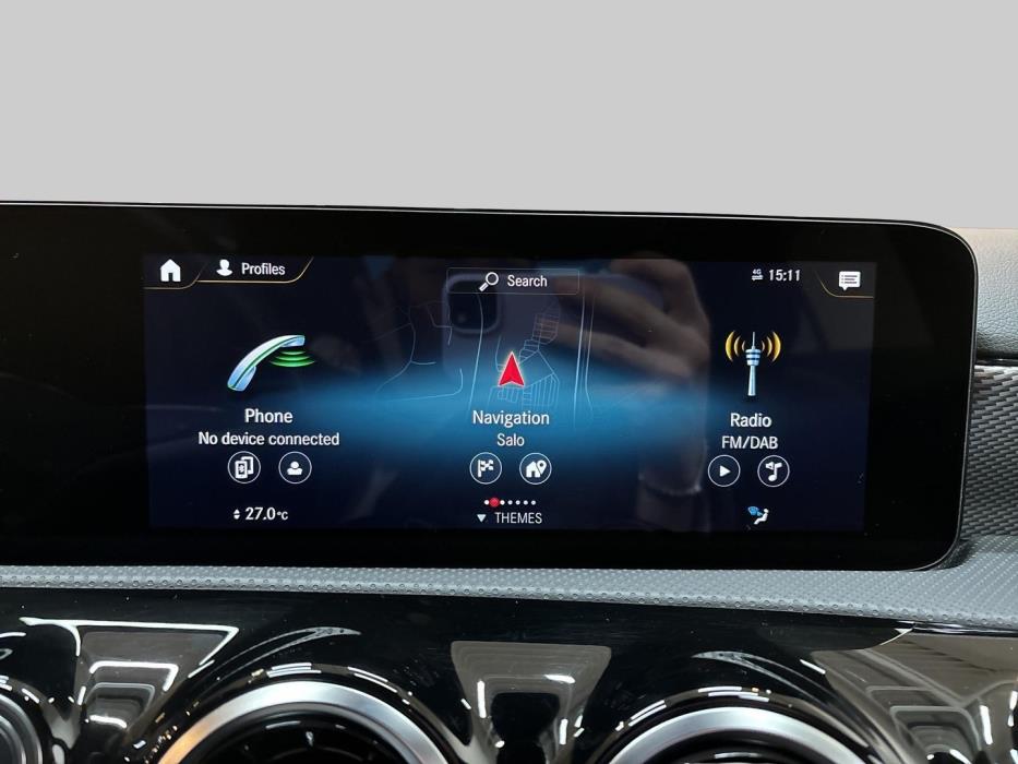 MERCEDES-BENZ A 2022