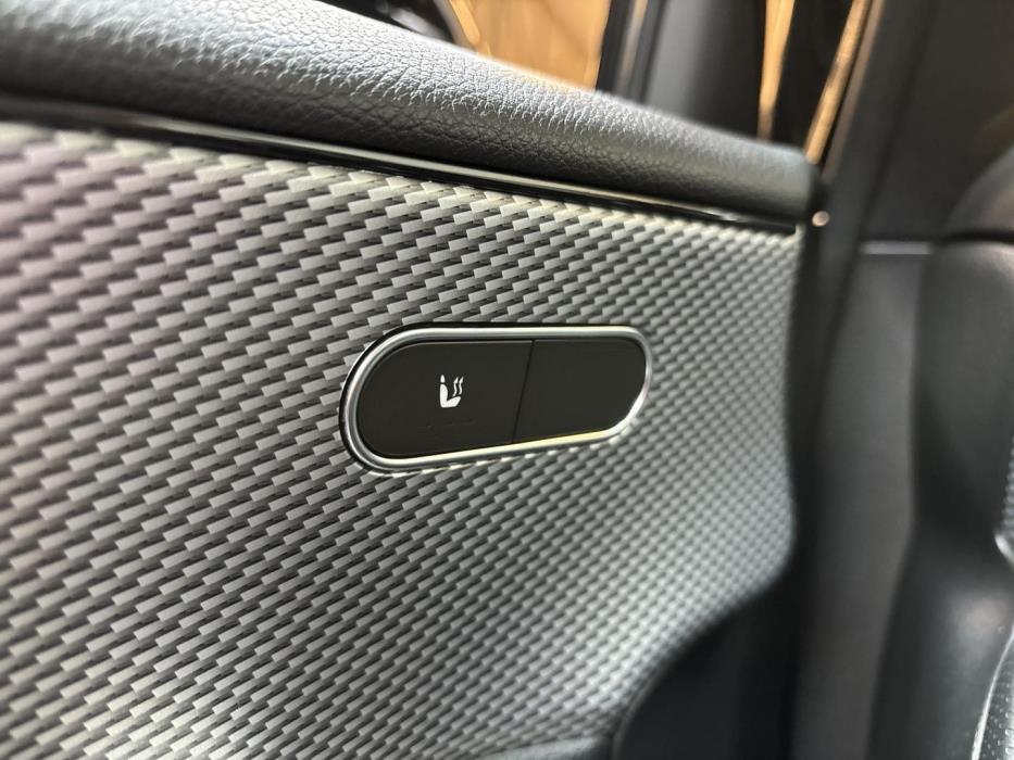 MERCEDES-BENZ A 2022